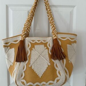 Violin Shah Doria Elegant Tan and Cream Tote Bag
